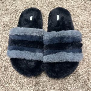 Aerie Black and Gray Slippers
